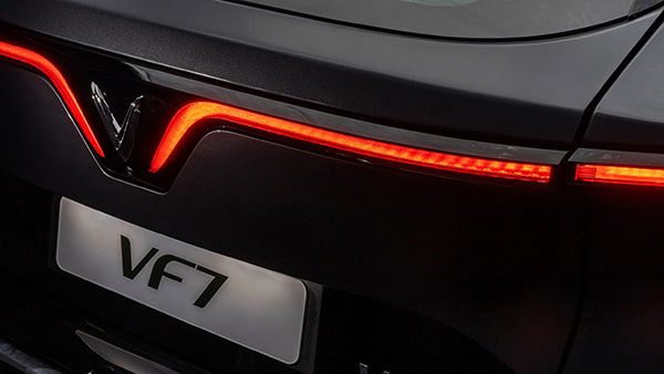 Than xe VF7 Vinfast VF7