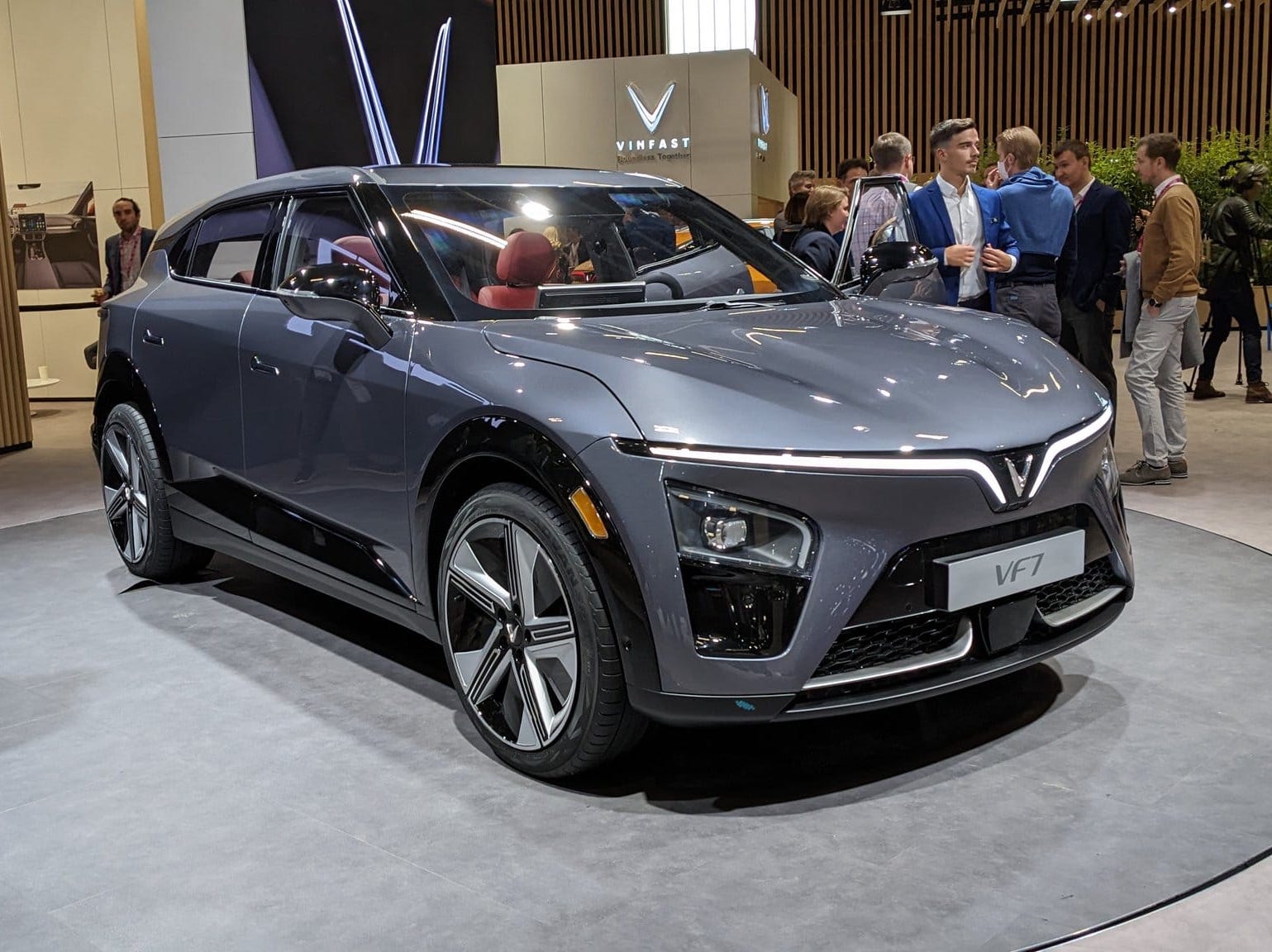 vinfast vf7 vinfast hcmc So Sánh VF7 Eco và VF7 Plus (2025): Hơn 100 Triệu Cho AWD & ADAS Có Đáng?