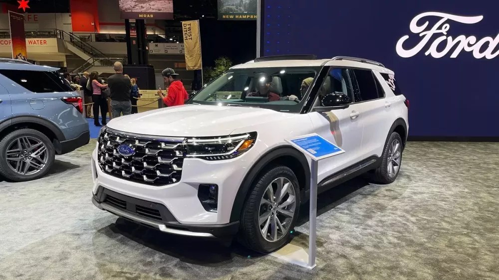 So Sánh VinFast VF9 và Ford Explorer: Lựa Chọn Của Người Tiên Phong 19 So Sánh VinFast VF9 và Ford Explorer: Lựa Chọn Của Người Tiên Phong so sanh vf9 va ford explorer vinfast hcmc 1 So Sánh VinFast VF9 và Ford Explorer: Lựa Chọn Của Người Tiên Phong