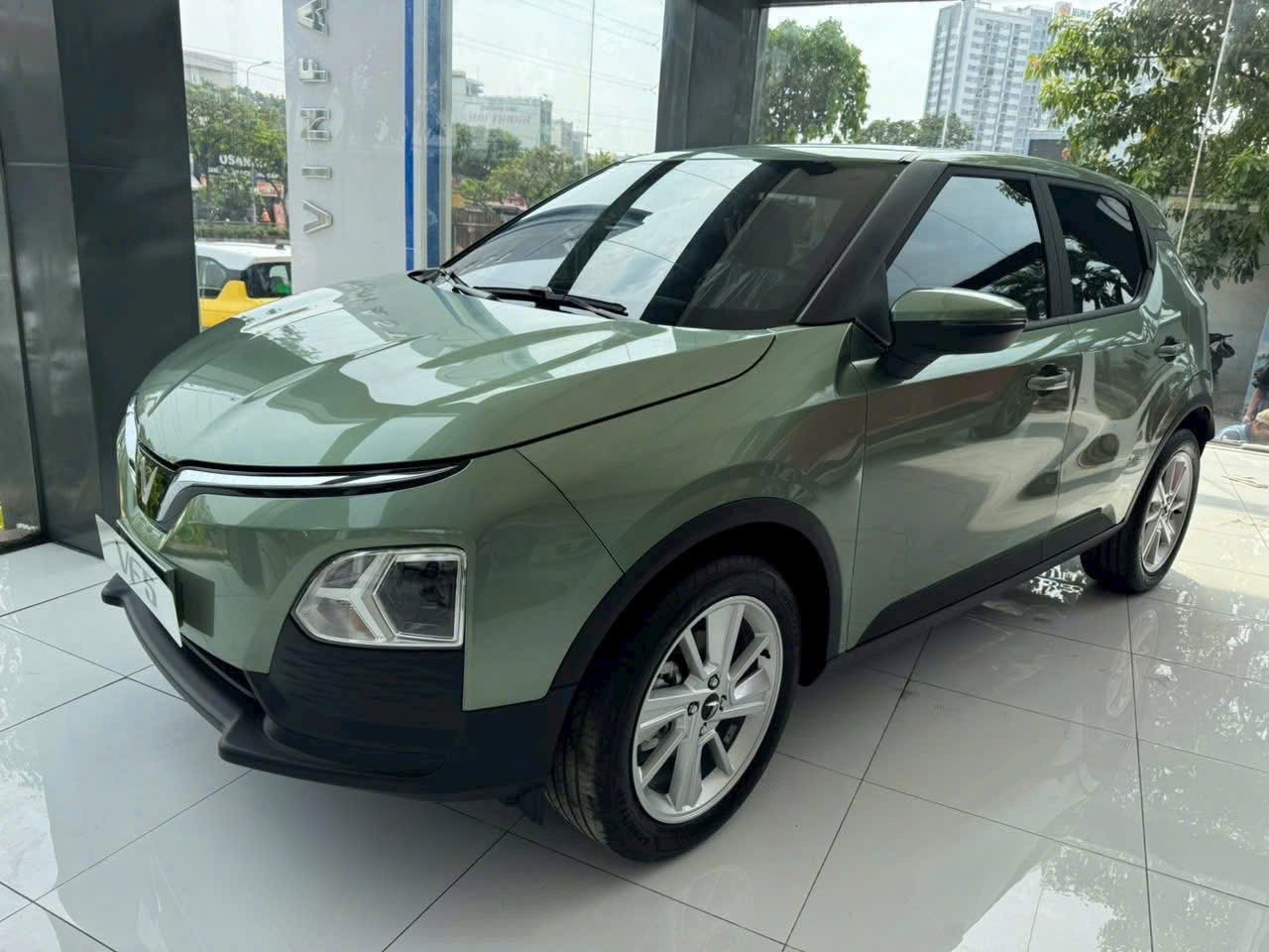 Hình ảnh Vinfast VF5 màu xanh lá nhạt