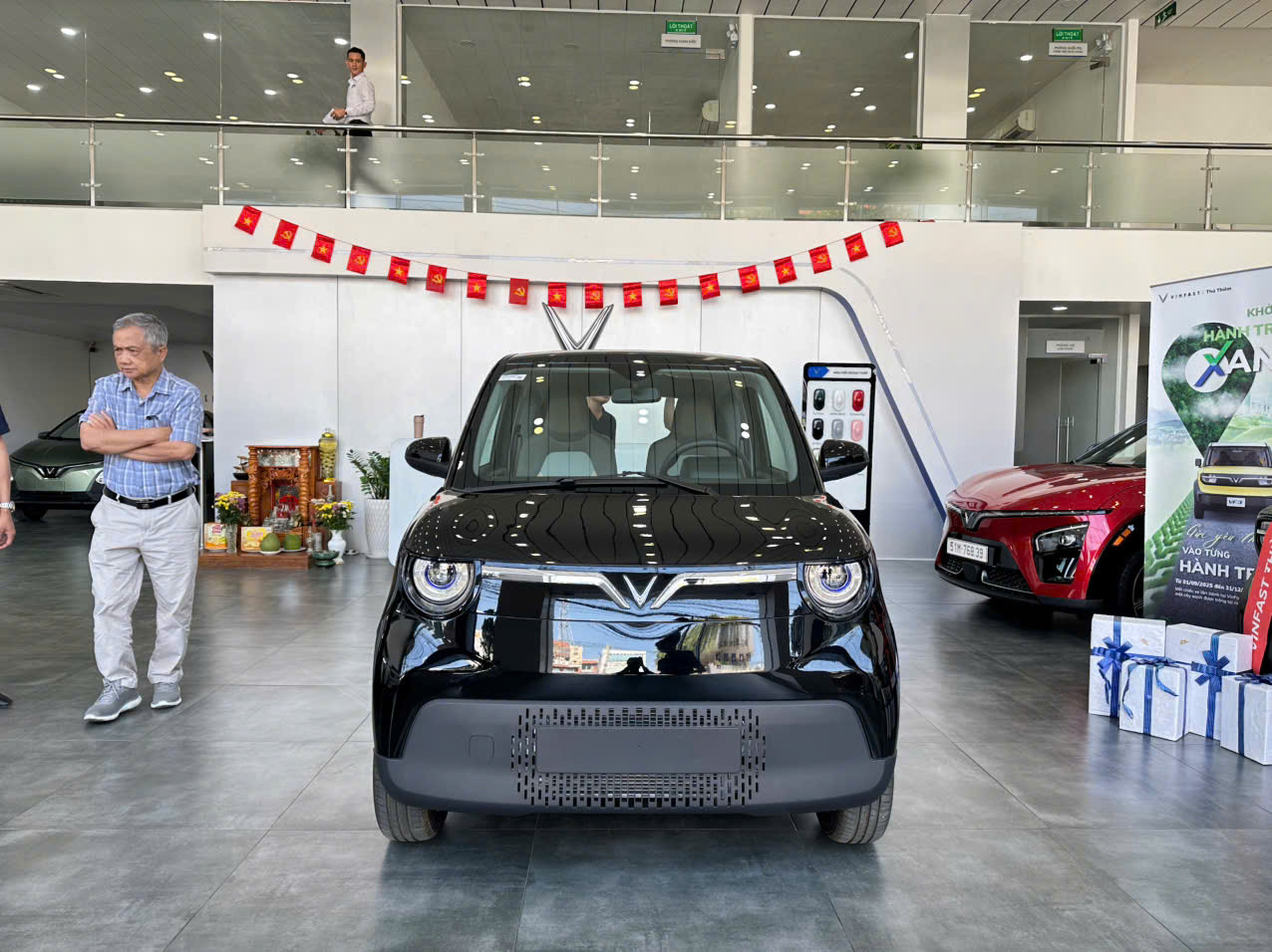 Hình ảnh Vinfast Minio Green màu đen