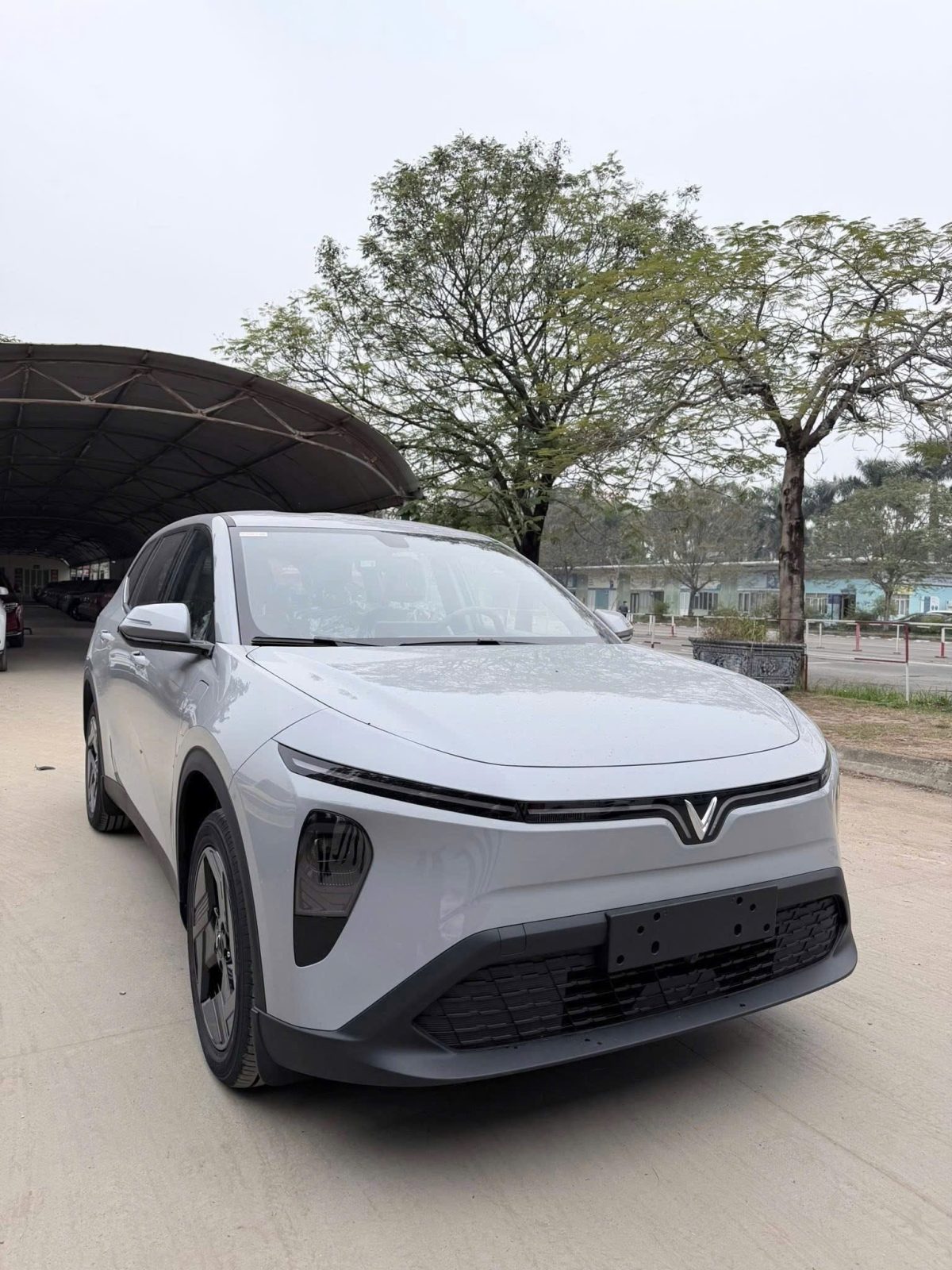 Hình ảnh Vinfast MPV 7 màu xám