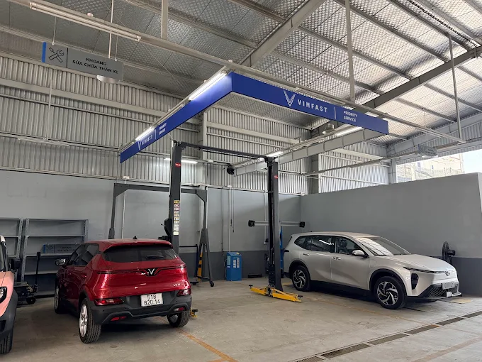 Bảng giá xe, khuyến mãi và dịch vụ lái thử tận nhà tại Showroom VinFast Cát Lái (TP. Thủ Đức, TP.HCM) 19 Bảng giá xe, khuyến mãi và dịch vụ lái thử tận nhà tại Showroom VinFast Cát Lái (TP. Thủ Đức, TP.HCM) vinfast cat lai vinfast hcmc 3 Bảng giá xe, khuyến mãi và dịch vụ lái thử tận nhà tại Showroom VinFast Cát Lái (TP. Thủ Đức, TP.HCM)